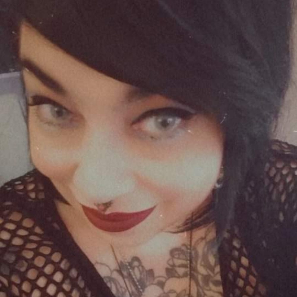Meet your Posher, Ana